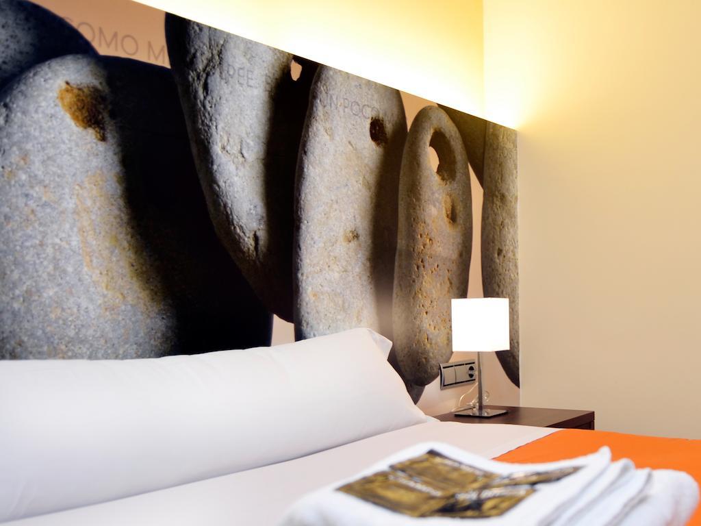 Hostal Bajo La Muralla Самора Номер фото